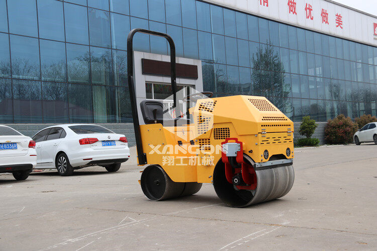 小型壓路機配重松動的原因是什么？4個細節(jié)告訴你