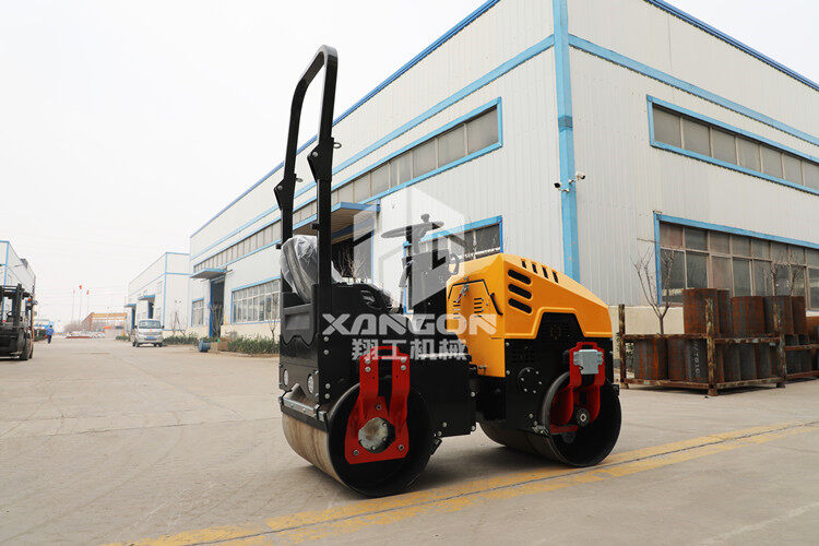 壓土機的壓實力度這么大，離不開這個裝置