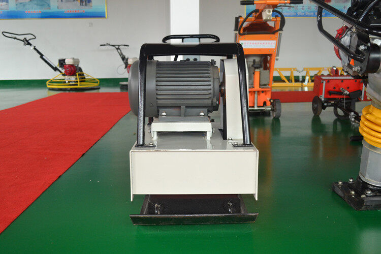 平板夯對于泥土壓實作用很大，沒人反駁吧？