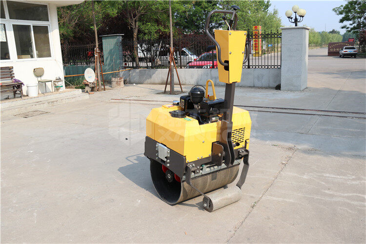 引起小型壓路機價格不穩(wěn)定的原因是什么原因呢？