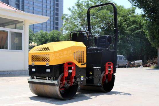 小壓路機(jī)兩種動(dòng)力需求選擇，狹小的面積也可以